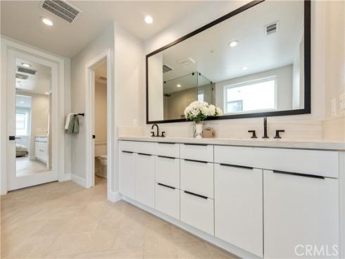 216 Stage , Irvine, CA