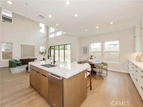 216 Stage , Irvine, CA