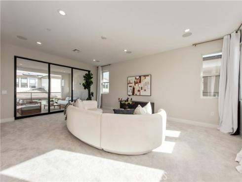 216 Stage , Irvine, CA