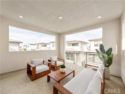 216 Stage , Irvine, CA