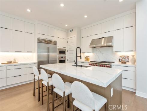 216 Stage , Irvine, CA