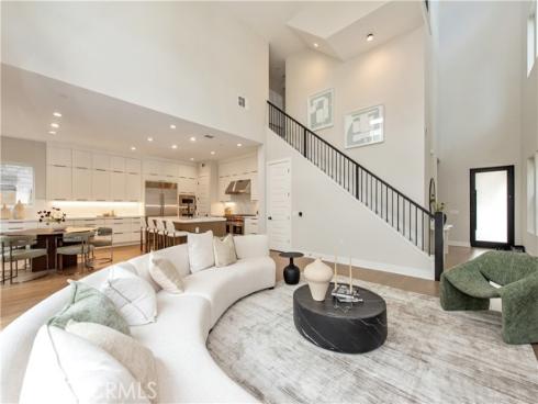 216 Stage , Irvine, CA