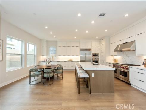 216 Stage , Irvine, CA