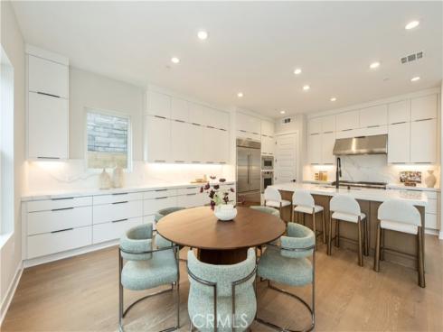 216 Stage , Irvine, CA