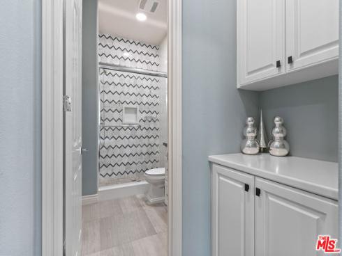 55  Suede  , Irvine, CA