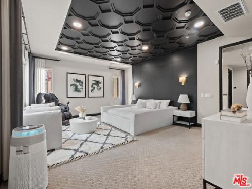 55  Suede  , Irvine, CA