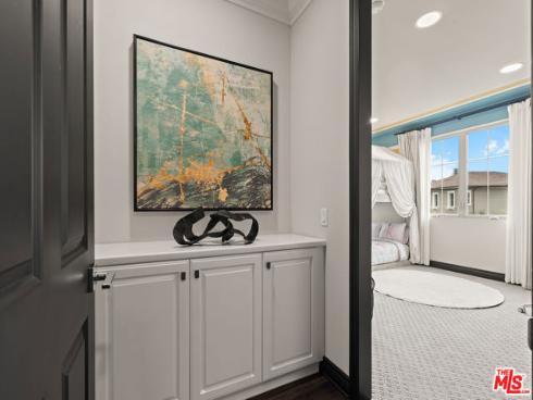 55  Suede  , Irvine, CA