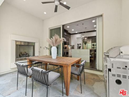 55  Suede  , Irvine, CA