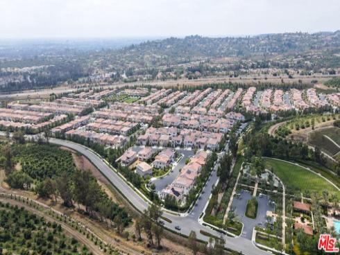 55  Suede  , Irvine, CA