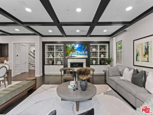 55  Suede  , Irvine, CA