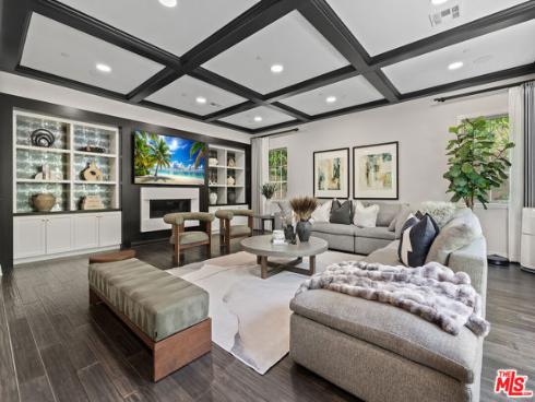 55  Suede  , Irvine, CA