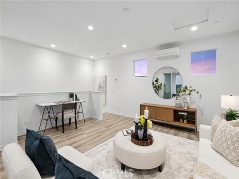 118  Modjeska  , Irvine, CA