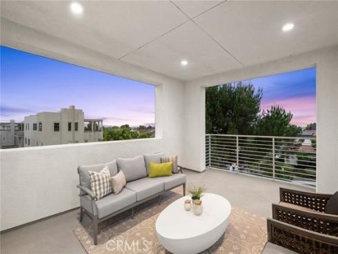 118  Modjeska  , Irvine, CA