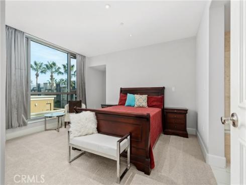 5042  Scholarship  , Irvine, CA