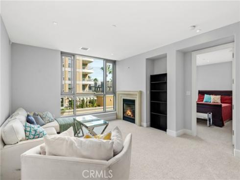 5042  Scholarship  , Irvine, CA