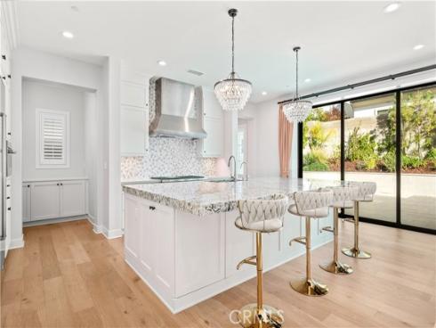 85  Spacial  , Irvine, CA