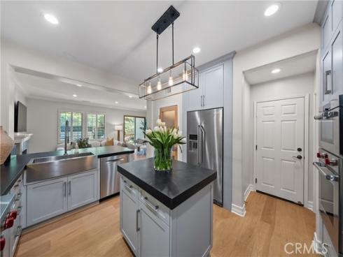 30  Shade Tree  , Irvine, CA