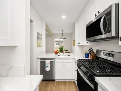 16 Oval , Irvine, CA