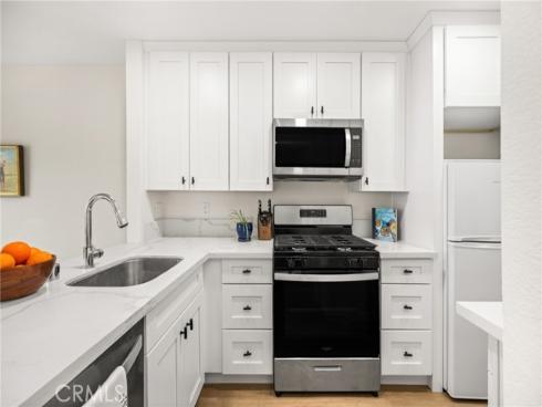 16 Oval , Irvine, CA