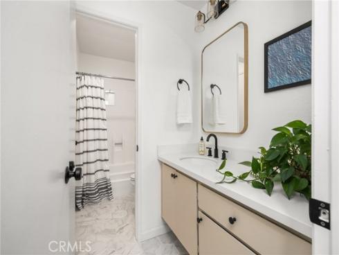 16 Oval , Irvine, CA