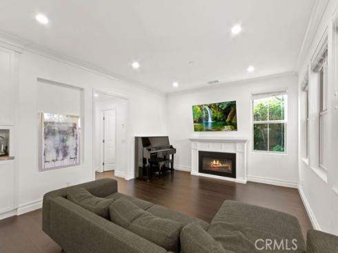 120 Gemstone , Irvine, CA