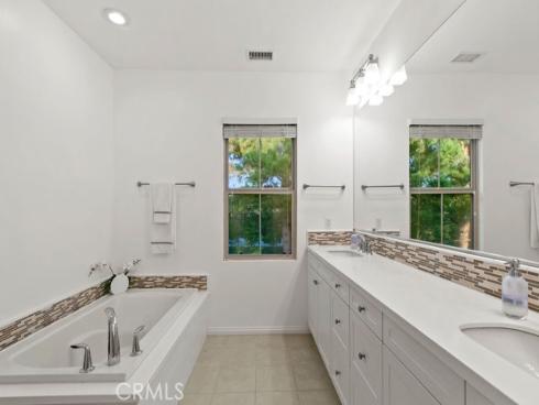 120 Gemstone , Irvine, CA