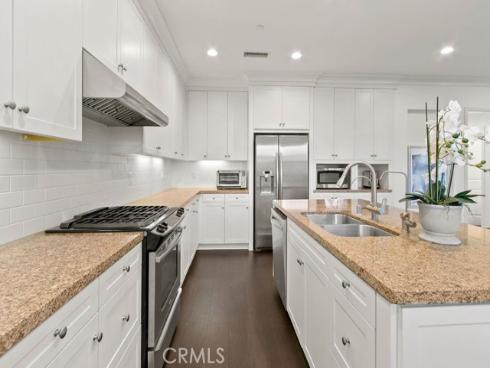 120 Gemstone , Irvine, CA