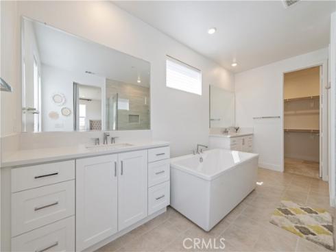 127 Merit , Irvine, CA