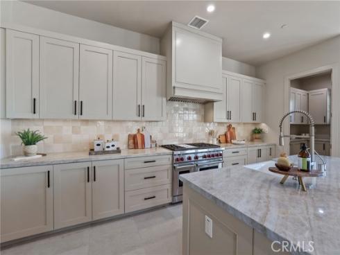 139 Oakstone , Irvine, CA