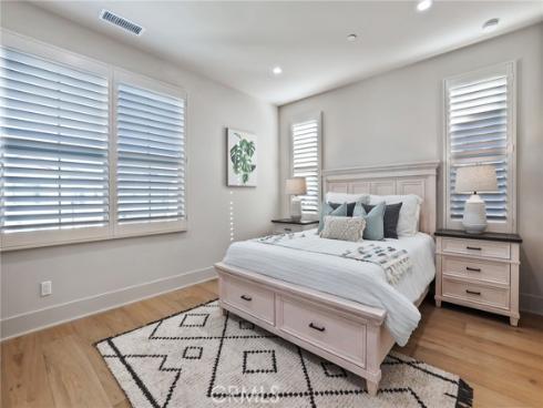 139 Oakstone , Irvine, CA