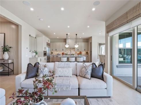 139 Oakstone , Irvine, CA