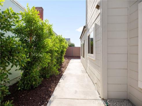 39  Cape Cod  , Irvine, CA