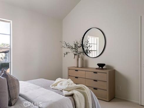 112 Oxford 42 , Irvine, CA