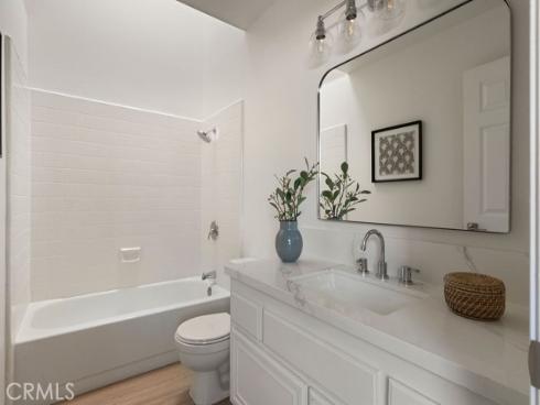 112 Oxford 42 , Irvine, CA