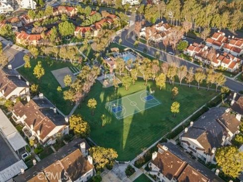 112  Oxford  42 , Irvine, CA