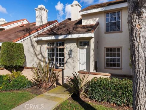 112 Oxford 42 , Irvine, CA