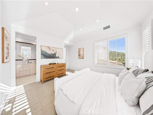 111  Winnett  , Irvine, CA