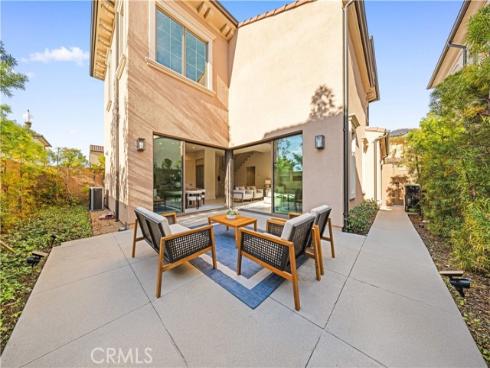 111  Winnett  , Irvine, CA