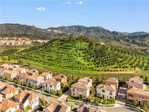 111  Winnett  , Irvine, CA