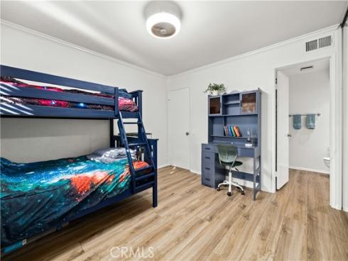 5151  Walnut Unit#27  , Irvine, CA