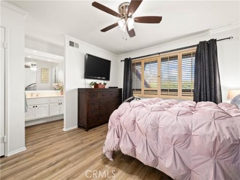 5151  Walnut Unit#27  , Irvine, CA