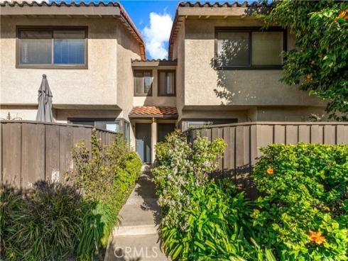 5151  Walnut Unit#27  , Irvine, CA