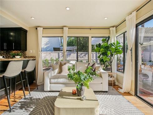 14  Whistling  , Irvine, CA