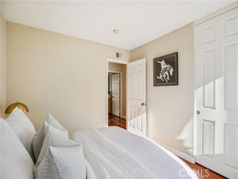 14  Whistling  , Irvine, CA