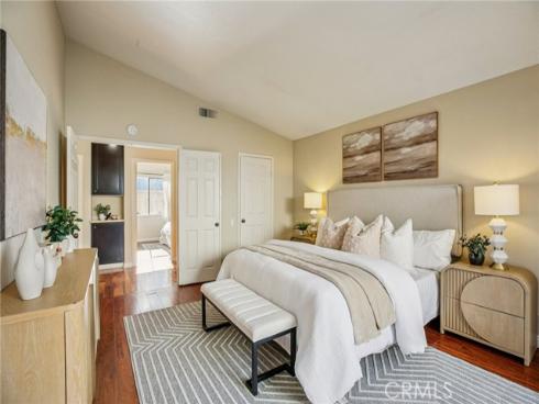 14  Whistling  , Irvine, CA