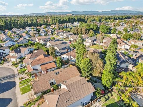 14  Whistling  , Irvine, CA