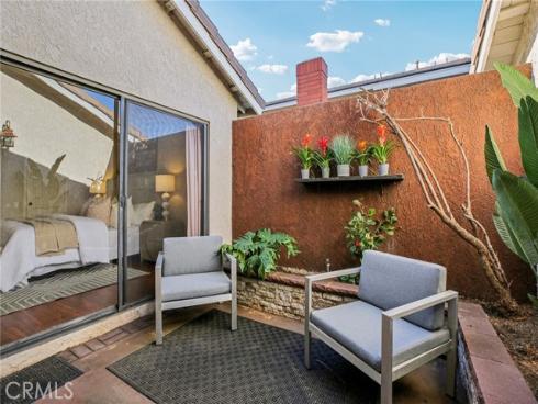 14  Whistling  , Irvine, CA