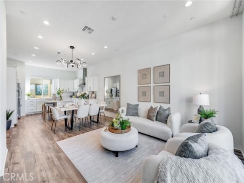 174 Sawbuck , Irvine, CA