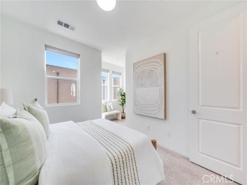 174 Sawbuck , Irvine, CA