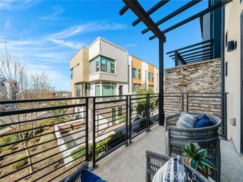 174 Sawbuck , Irvine, CA